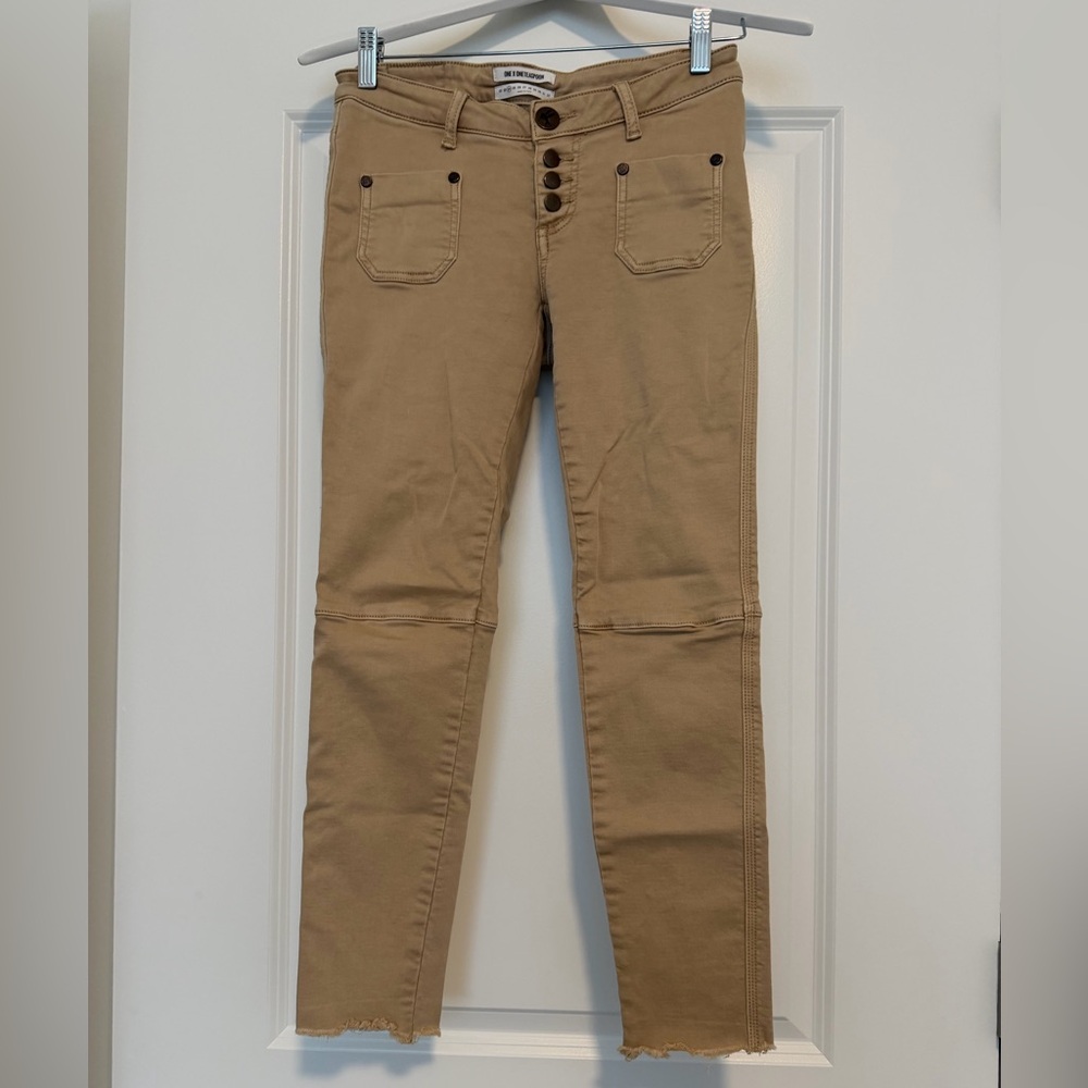 One x One Teaspoon Khaki (Tan) Low Rise Cropped Pants